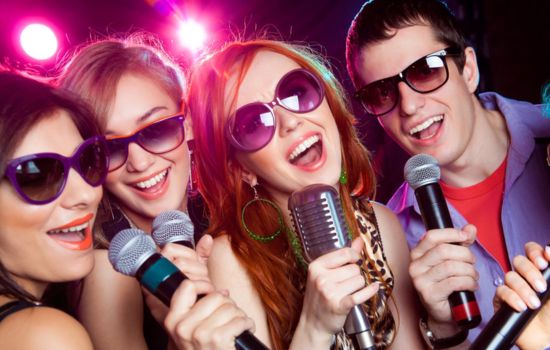 Tu voz importa: canta, conecta y vibra con las apps karaoke
